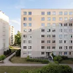 Cozy With Balcony & Parking By Renters Lägenhet Warszawa