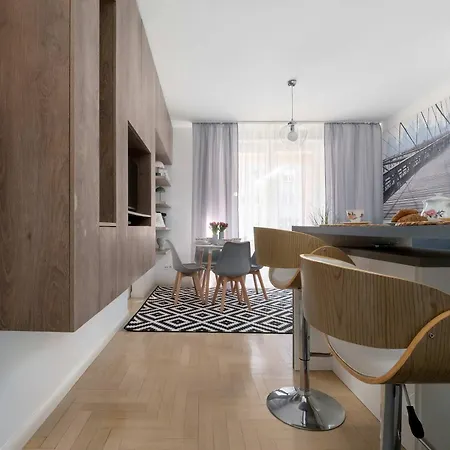 Apartmán Cozy With Balcony & Parking By Renters Varšava