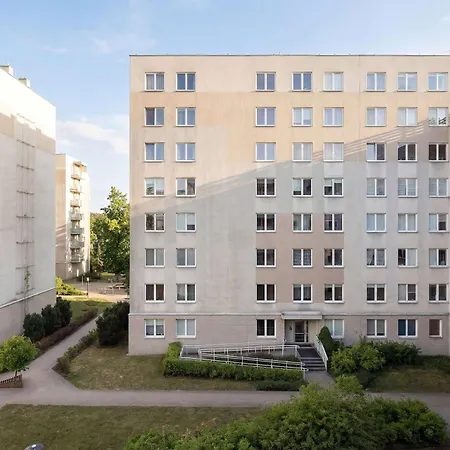 Cozy With Balcony & Parking By Renters Apartmán Varšava